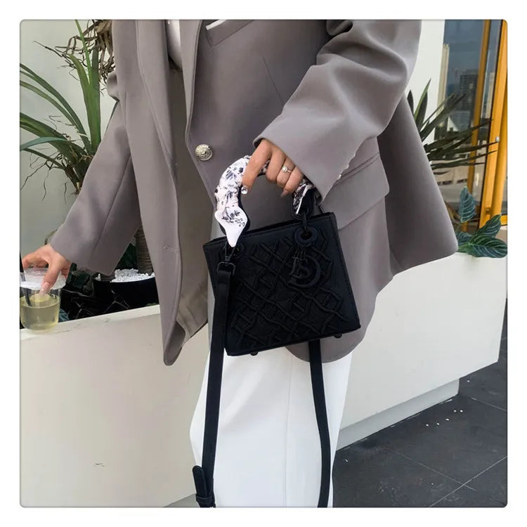 Embroidery Concubine Handbag