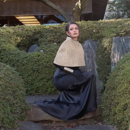 Capelet Shiny Tweed Shoulder Top