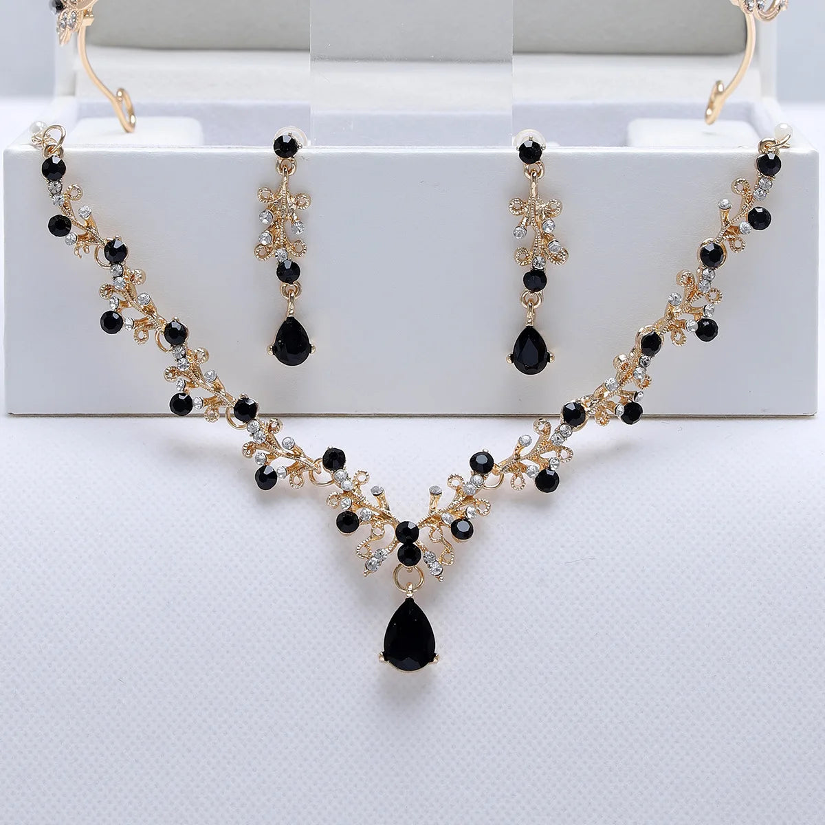 Rhinestone inset bride necklace