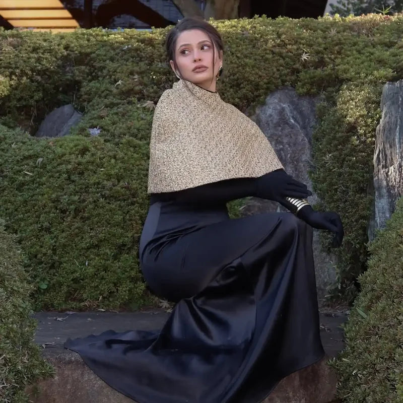 Capelet Shiny Tweed Shoulder Top