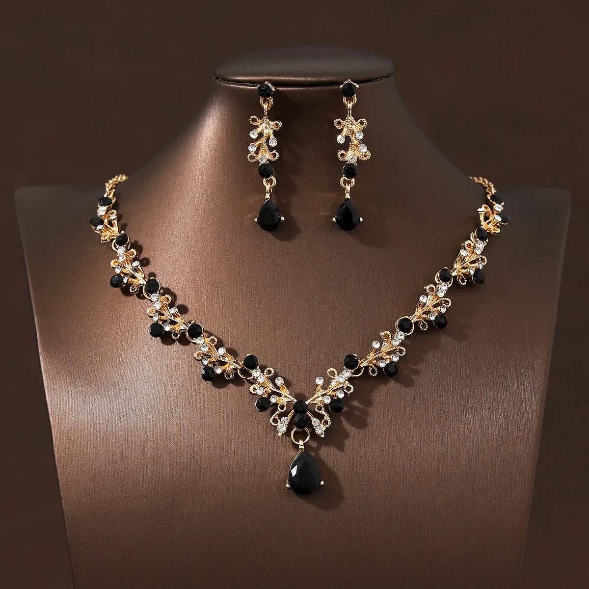 Rhinestone inset bride necklace