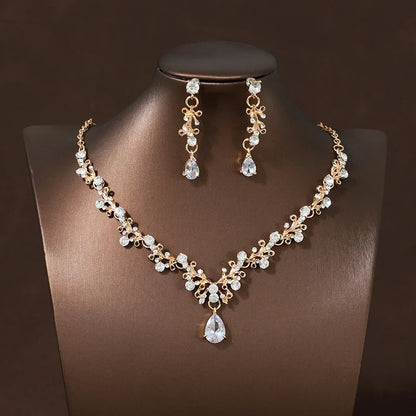 Rhinestone inset bride necklace