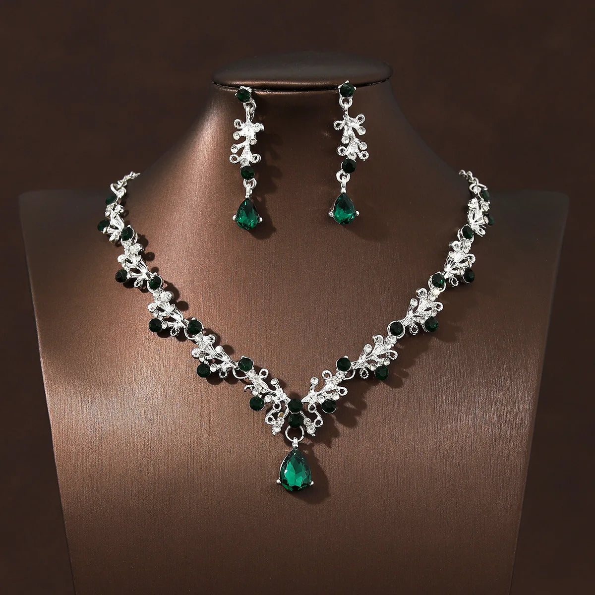 Rhinestone inset bride necklace
