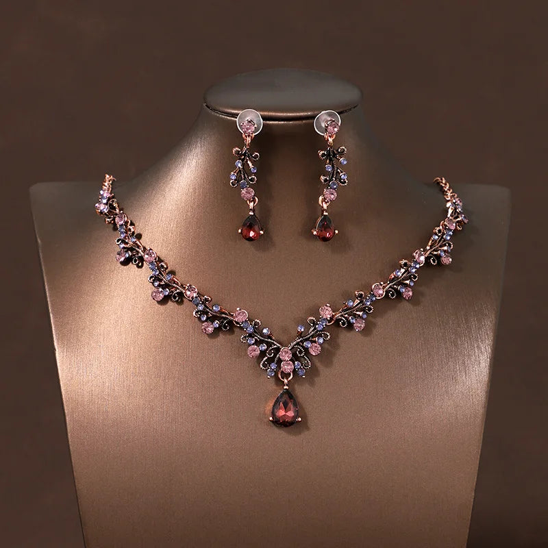 Rhinestone inset bride necklace