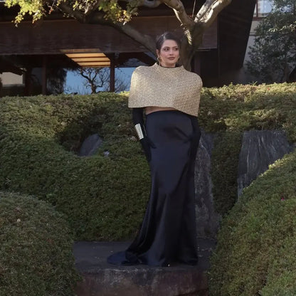 Capelet Shiny Tweed Shoulder Top